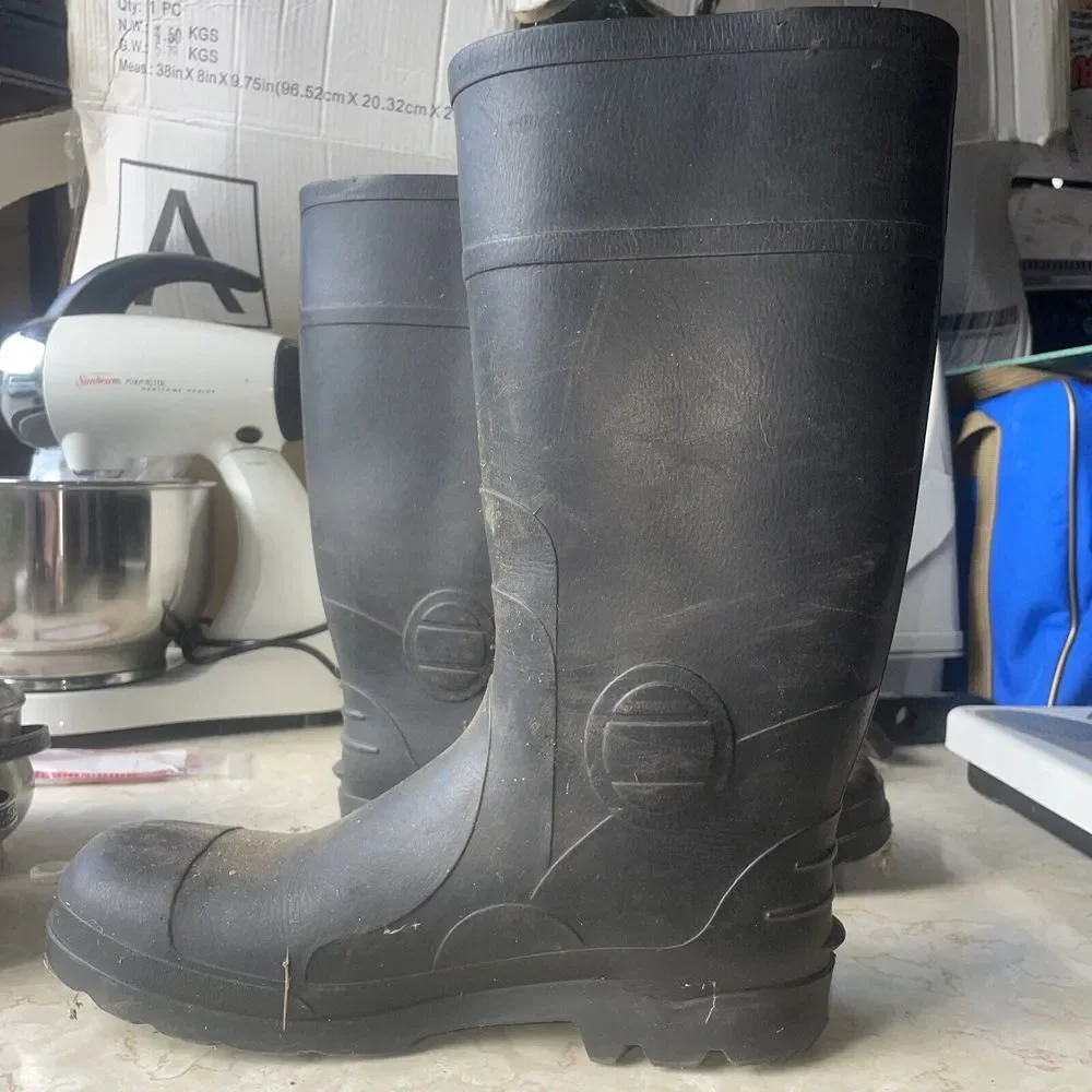 Steel Toe Slip Resistant Rubber‎ Boots Women's 8